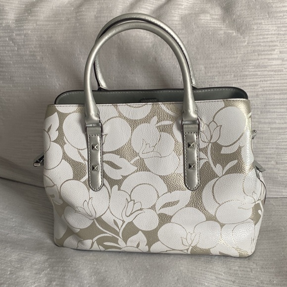 Kate Spade white & silver leather handbag - Picture 2 of 13